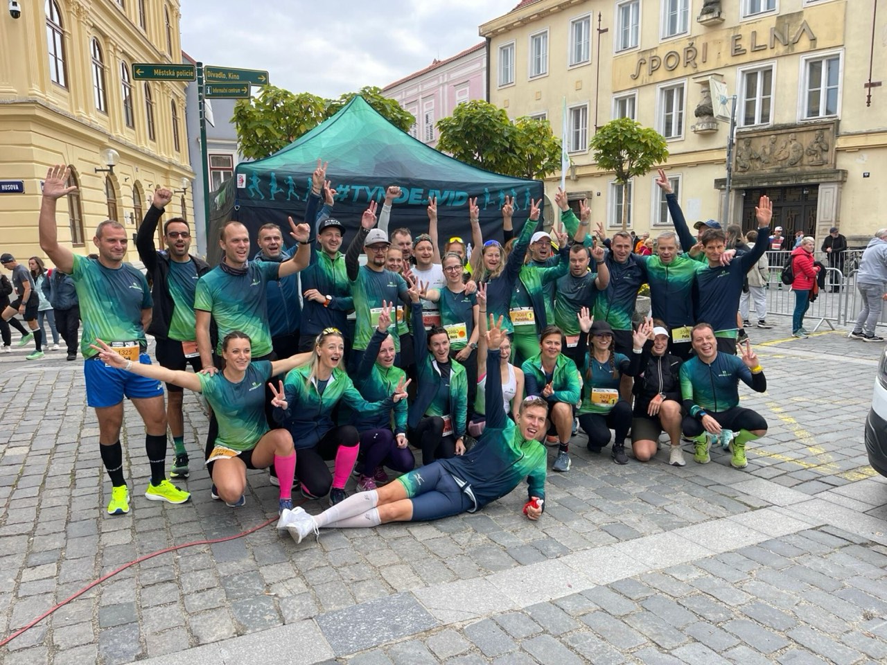 Maraton v Třeboni 2025 — společné foto #tymdejvid